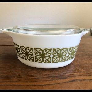 Vintage Pyrex verde 475 large casserole w/lid